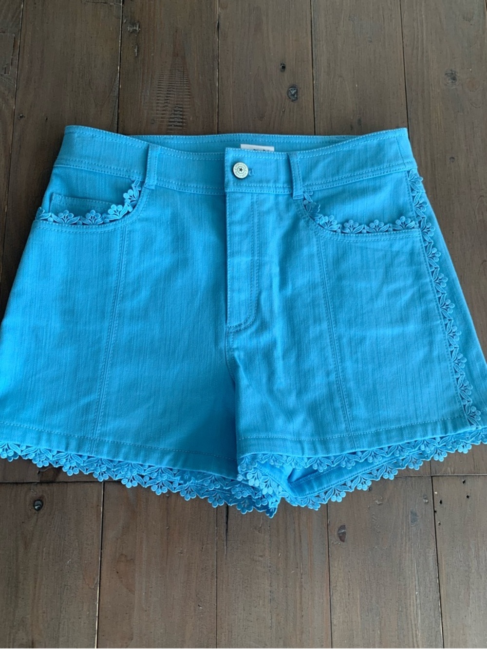 NWOT Cinq a Sept floral trimmed blue Jean shorts